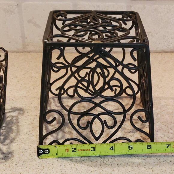 Southern Living at Home Rosedale Plant Holders Set of 2 Wire Baskets - Picture 11 of 13